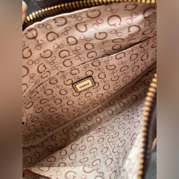 Guess Shoulder Bag - Picture 3 of 4
